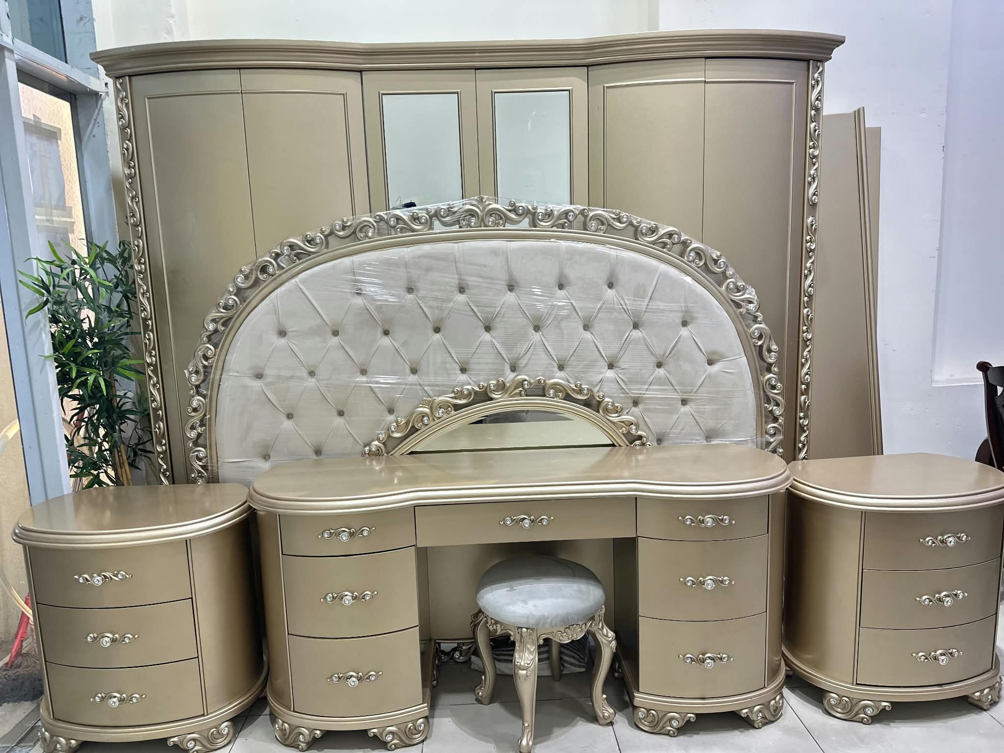 Villa Office Used Furniture Items We Buy and Sell